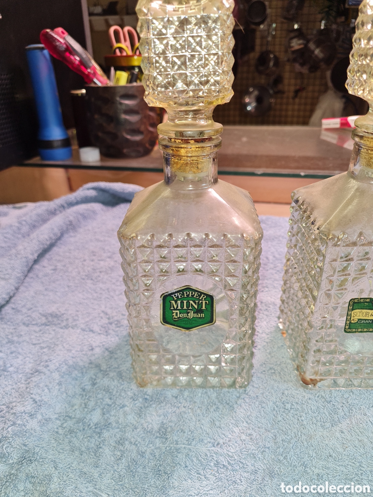 Antig&uuml;edades: 3 botellas licoreras cristal tallado - Foto 2