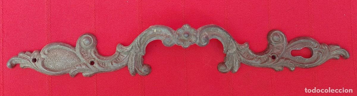 Antig&uuml;edades: TIRADOR CON BOCA LLAVE - Foto 2