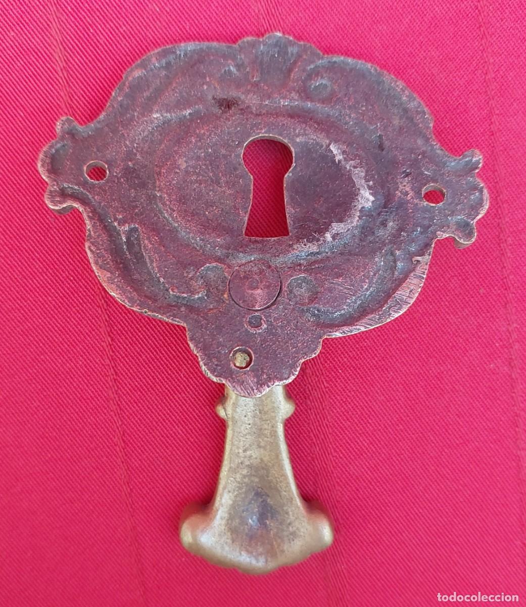 Antig&uuml;edades: TIRADOR DE BRONCE CON BOCA LLAVE - Foto 6
