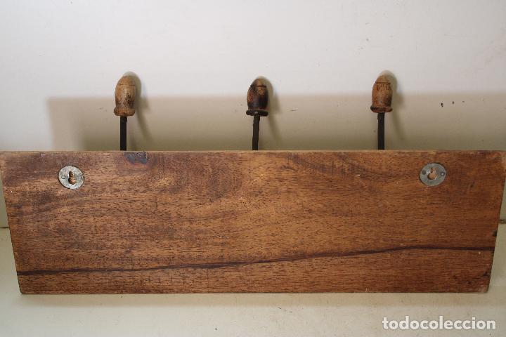 Antig&uuml;edades: perchero de madera tropical - Foto 3