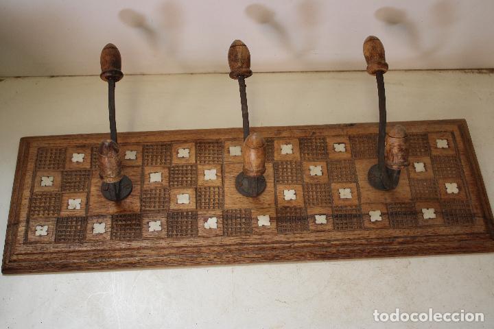 Antig&uuml;edades: perchero de madera tropical - Foto 1