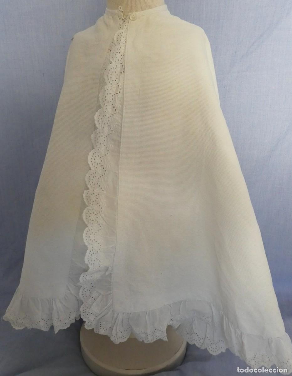 Antig&uuml;edades: ANTIGUA CAPA PARA BEBE - MU&Ntilde;ECA PPIO.S. XX - Foto 1