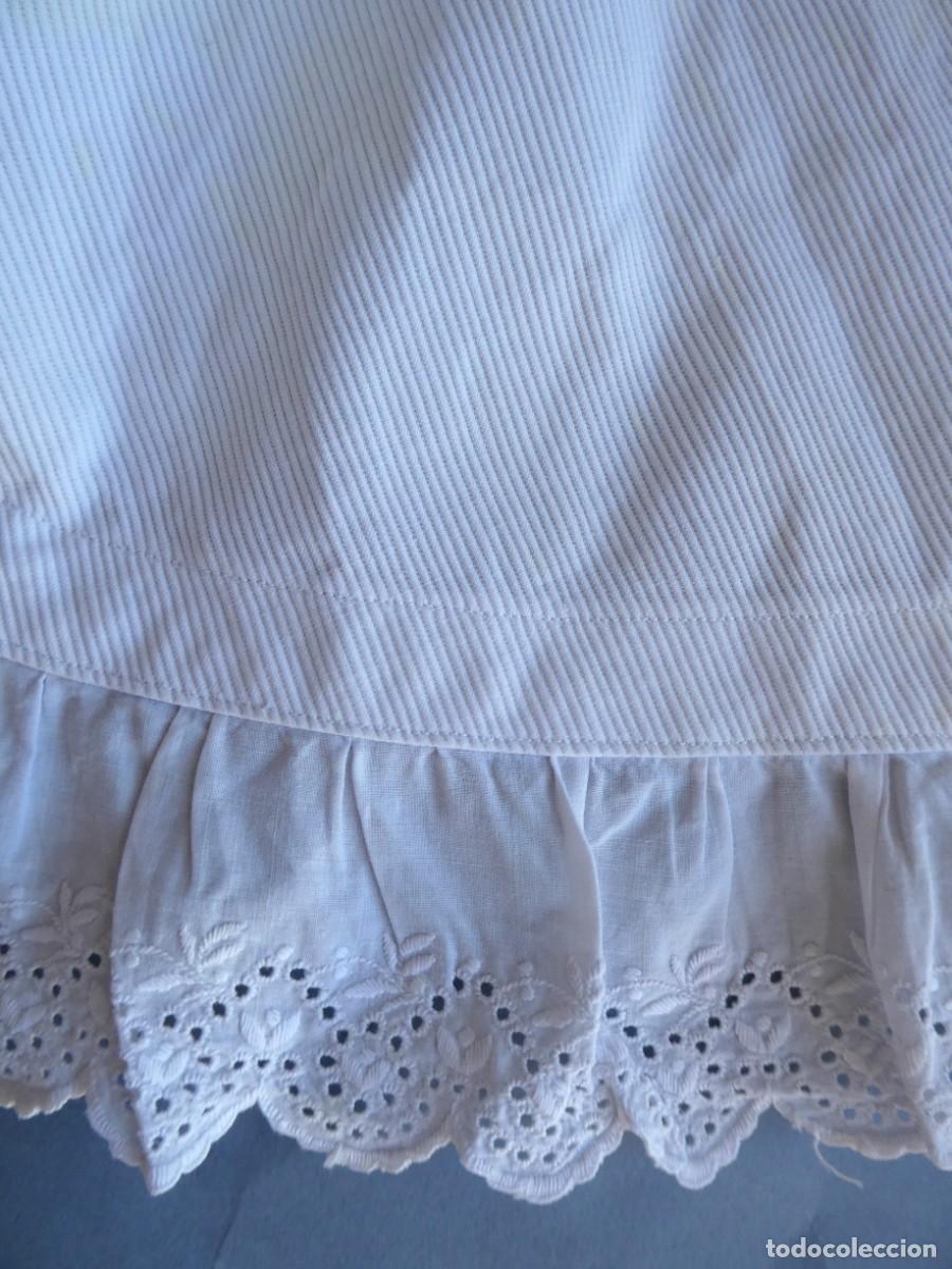 Antig&uuml;edades: ANTIGUA CAPA PARA BEBE - MU&Ntilde;ECA PPIO.S. XX - Foto 4