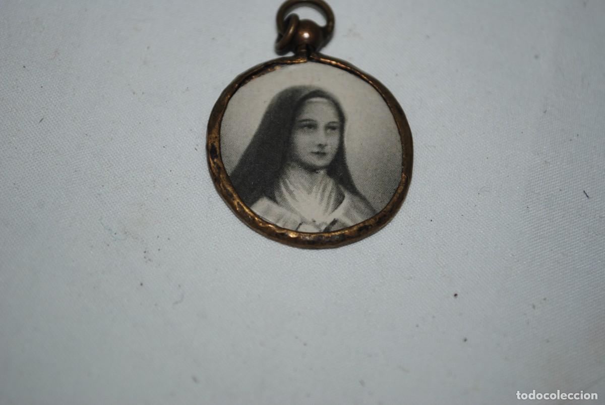 Antiguidades: MEDALLA , O COLGANTE DE SANTA TERESITA