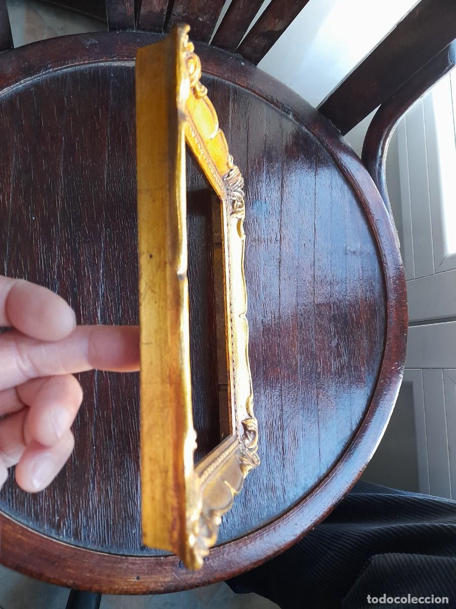 Antig&uuml;edades: Marco dorado de pl&aacute;stico estilo antiguo - Foto 2