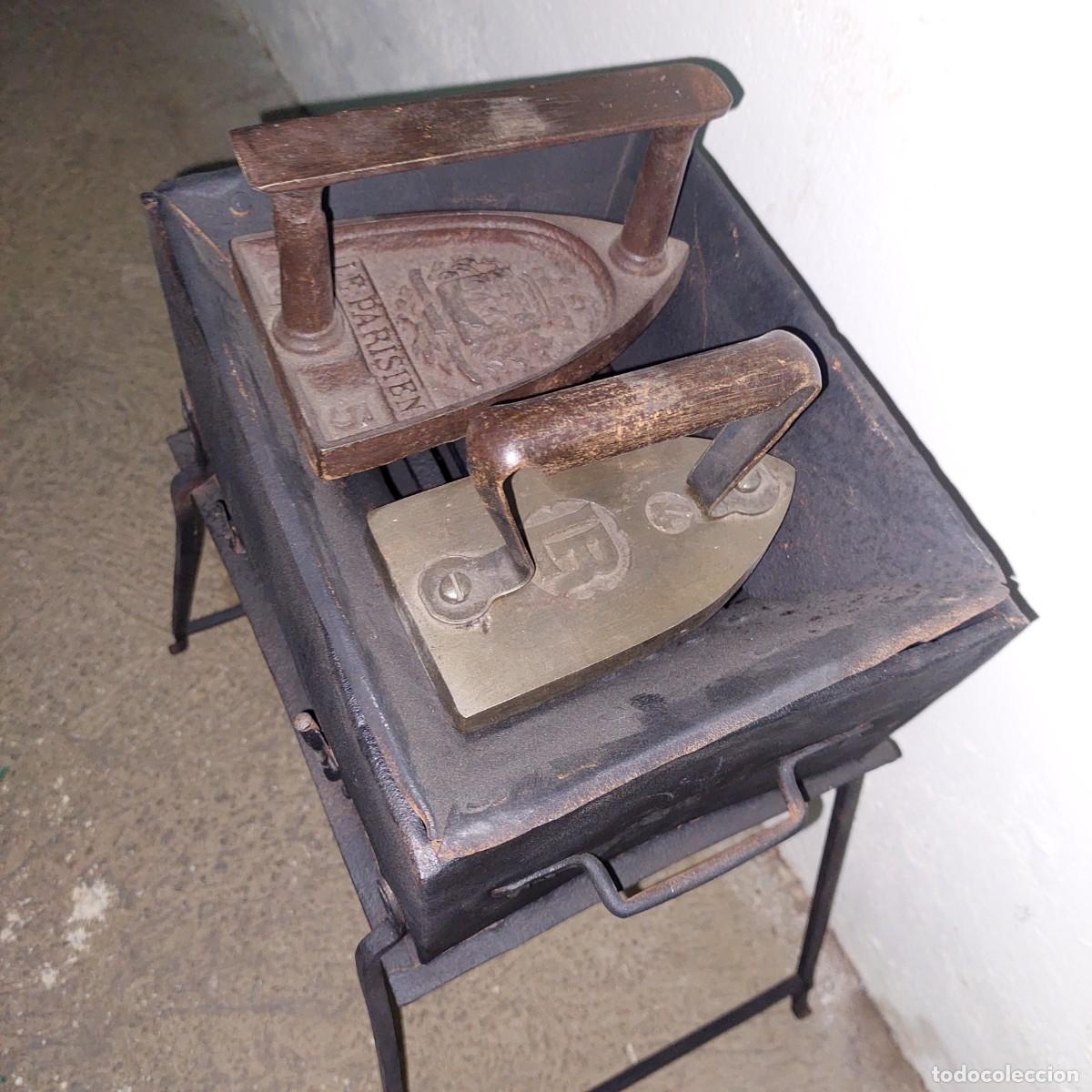 Antig&uuml;edades: Calienta planchas con planchas de hierro - Foto 2