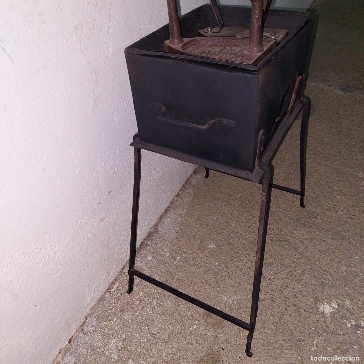 Antig&uuml;edades: Calienta planchas con planchas de hierro - Foto 4