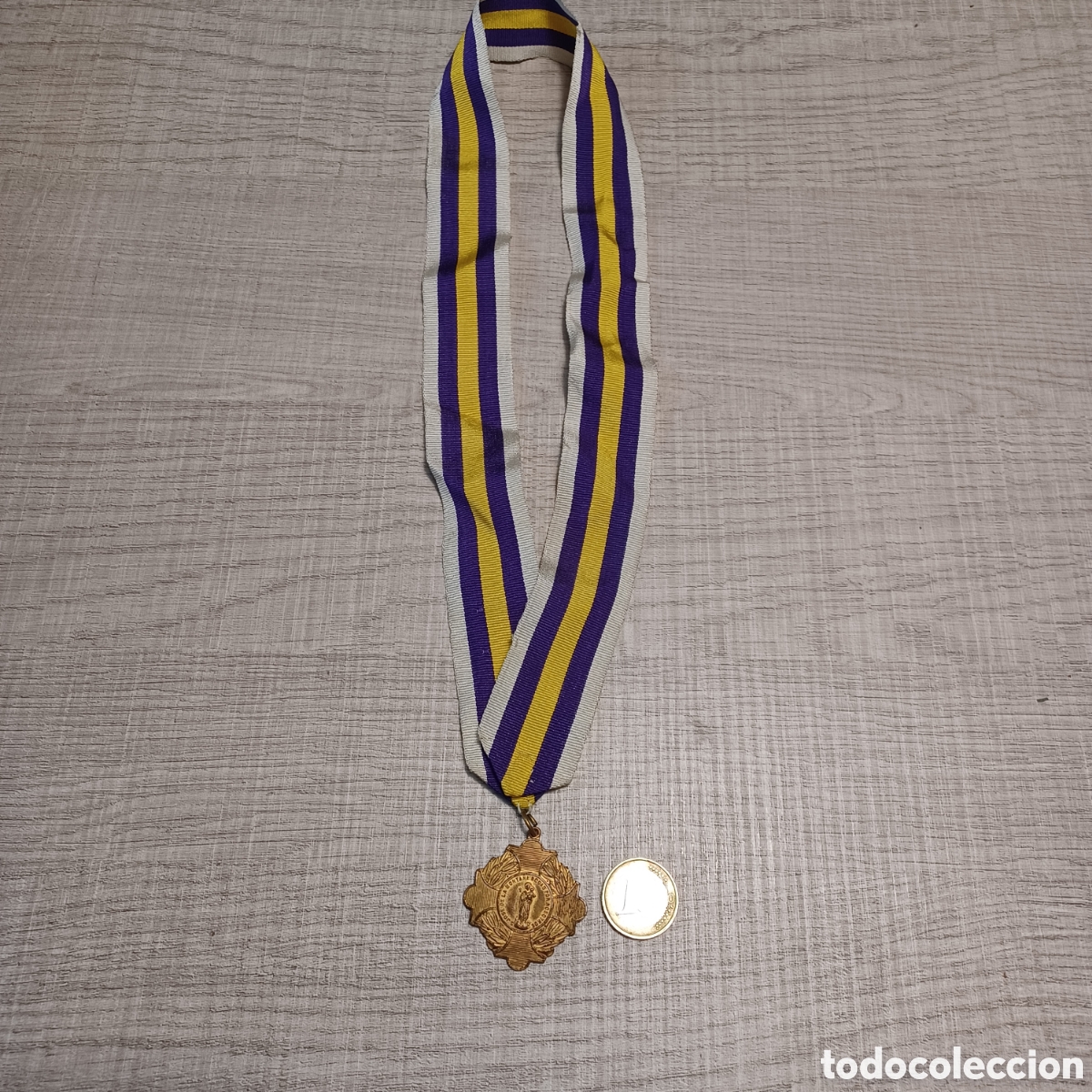 Antig&uuml;edades: Medalla religiosa Madrid - Foto 3