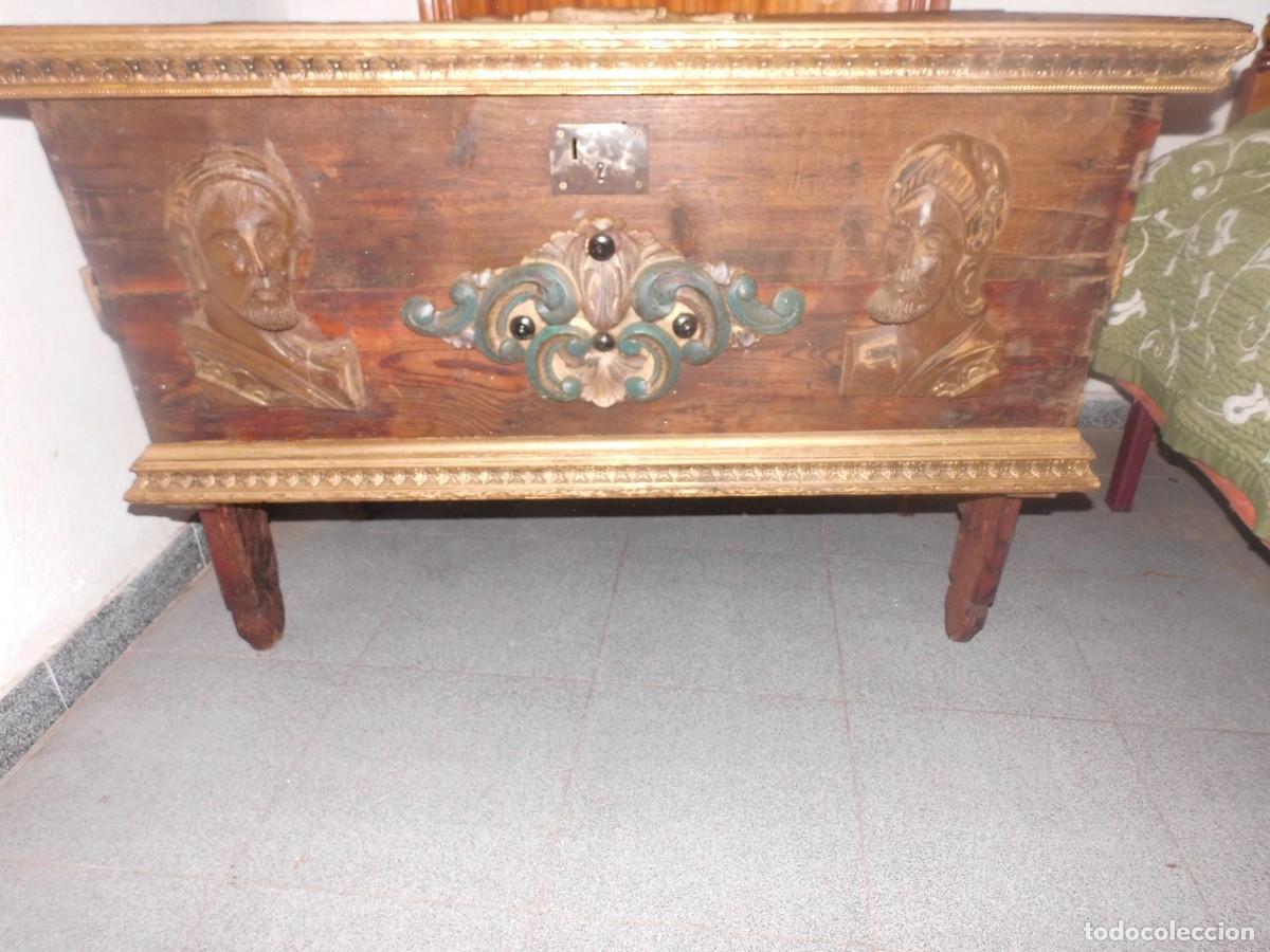 Antig&uuml;edades: BAUL ANTIGUO DE MADERA CON BUSTOS Y ADORNOS. - Foto 23