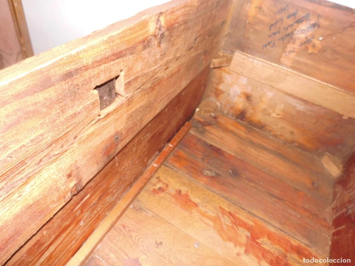 Antig&uuml;edades: BAUL ANTIGUO DE MADERA CON BUSTOS Y ADORNOS. - Foto 30