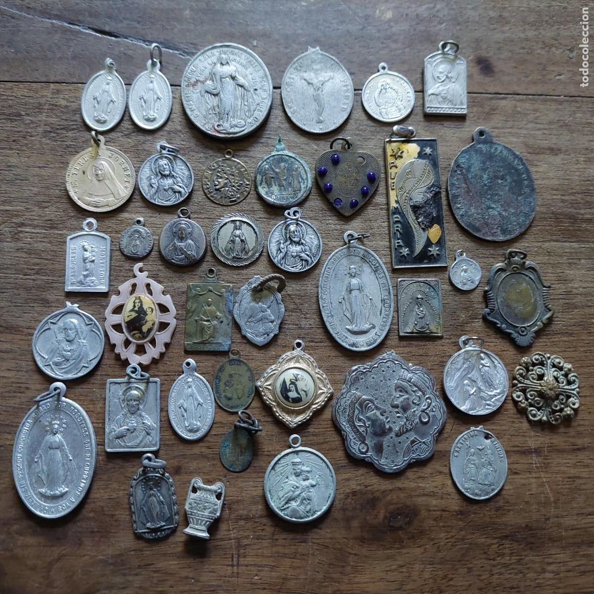 Antig&uuml;edades: Gran lote medallas religiosas - Foto 1