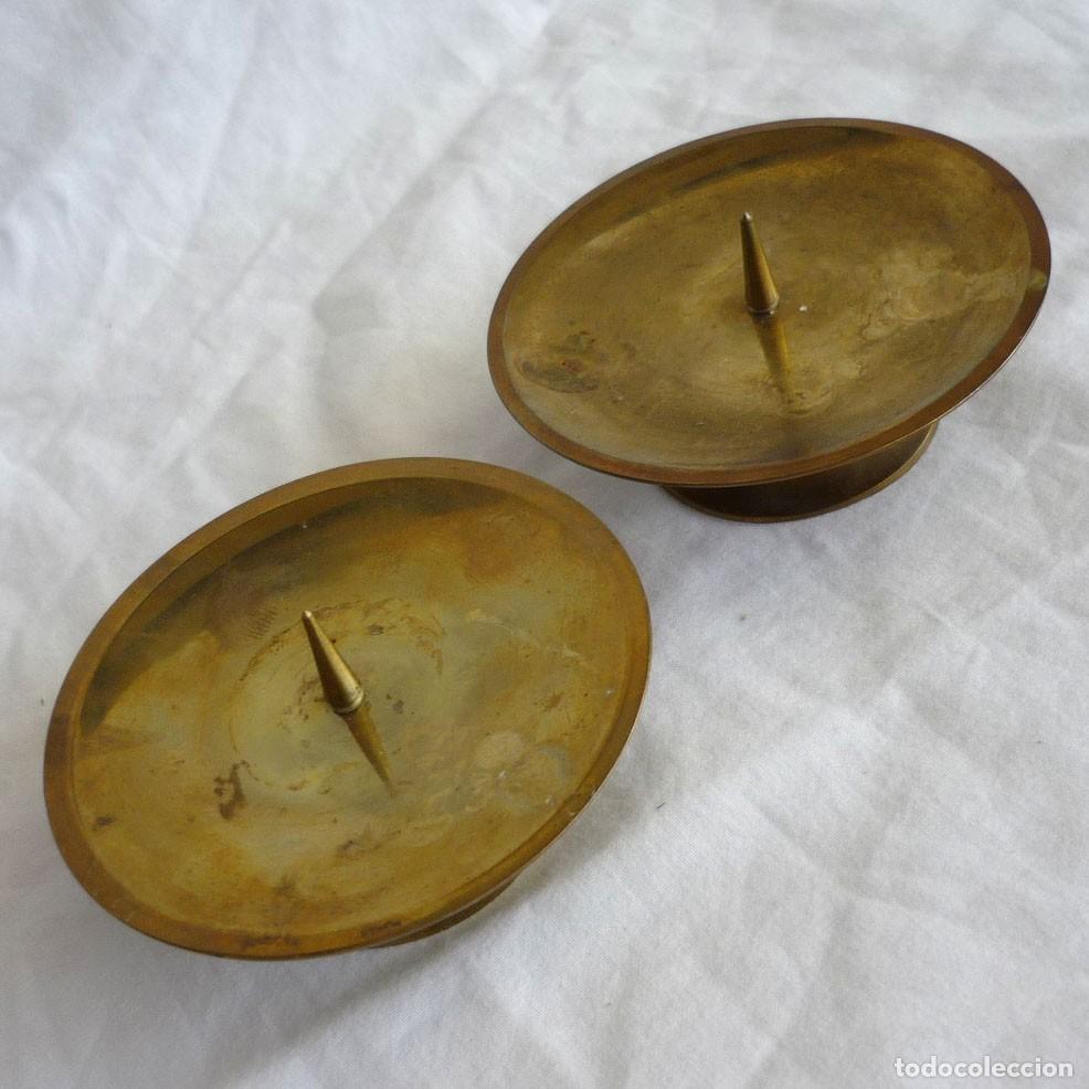Antig&uuml;edades: 2 soportes de bronce para velas - Foto 1