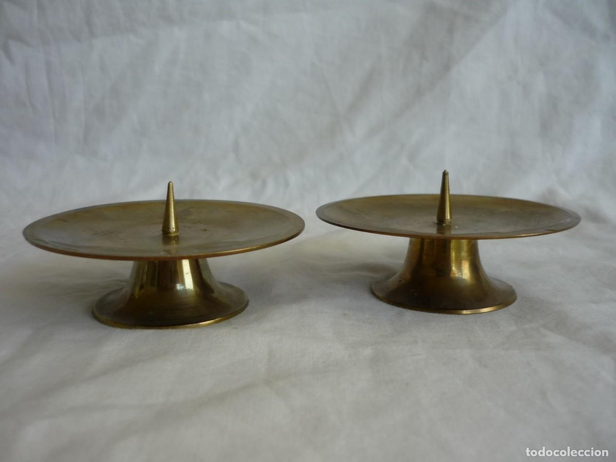 Antig&uuml;edades: 2 soportes de bronce para velas - Foto 3