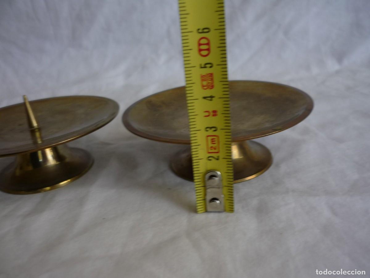 Antig&uuml;edades: 2 soportes de bronce para velas - Foto 6