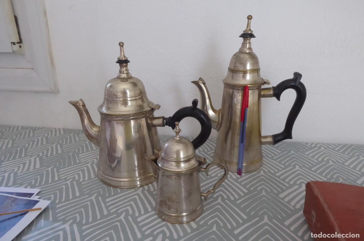 Antig&uuml;edades: Juego de tres teteras