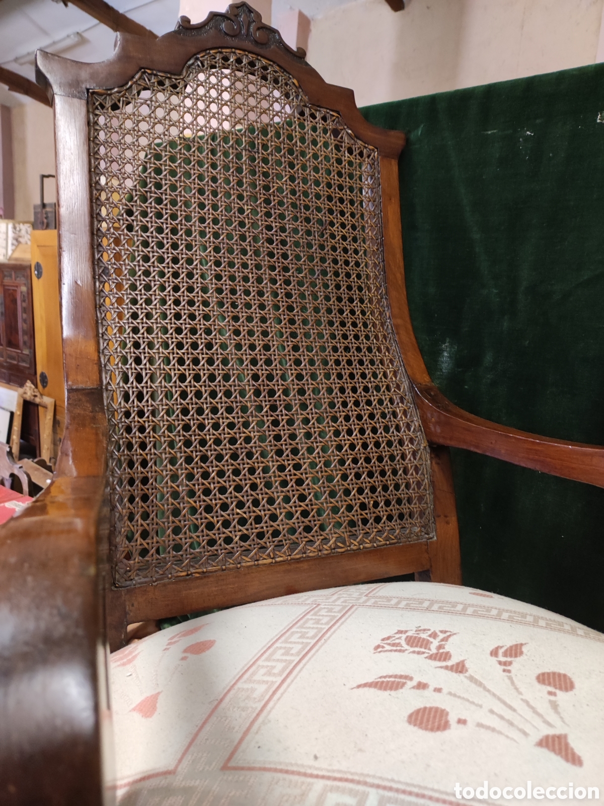 Antig&uuml;edades: Mecedora caoba y rafia - Foto 2