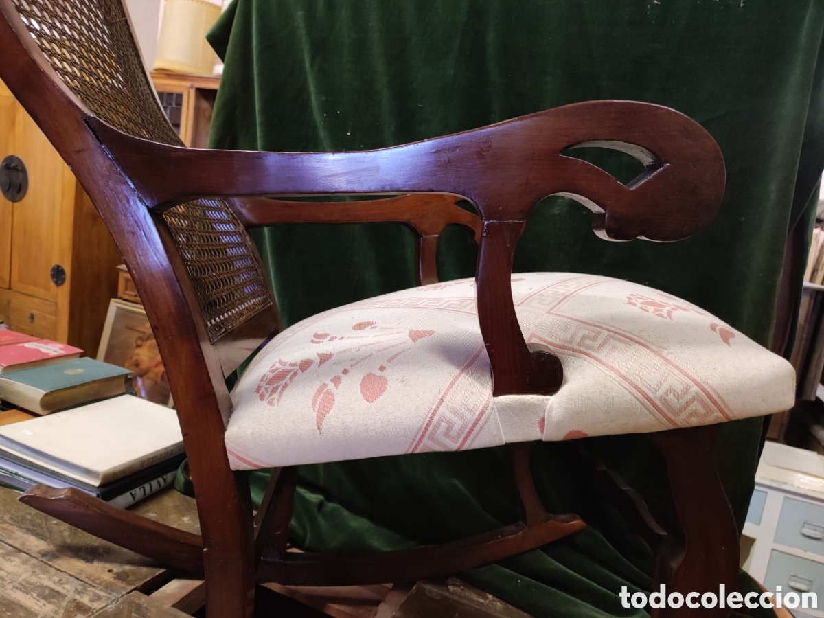 Antig&uuml;edades: Mecedora caoba y rafia - Foto 6