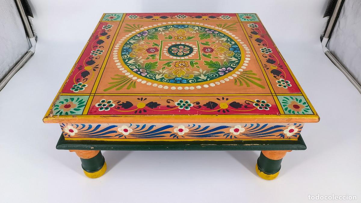 Antig&uuml;edades: Mesa auxiliar de madera de mango de origen hind&uacute; - Foto 7