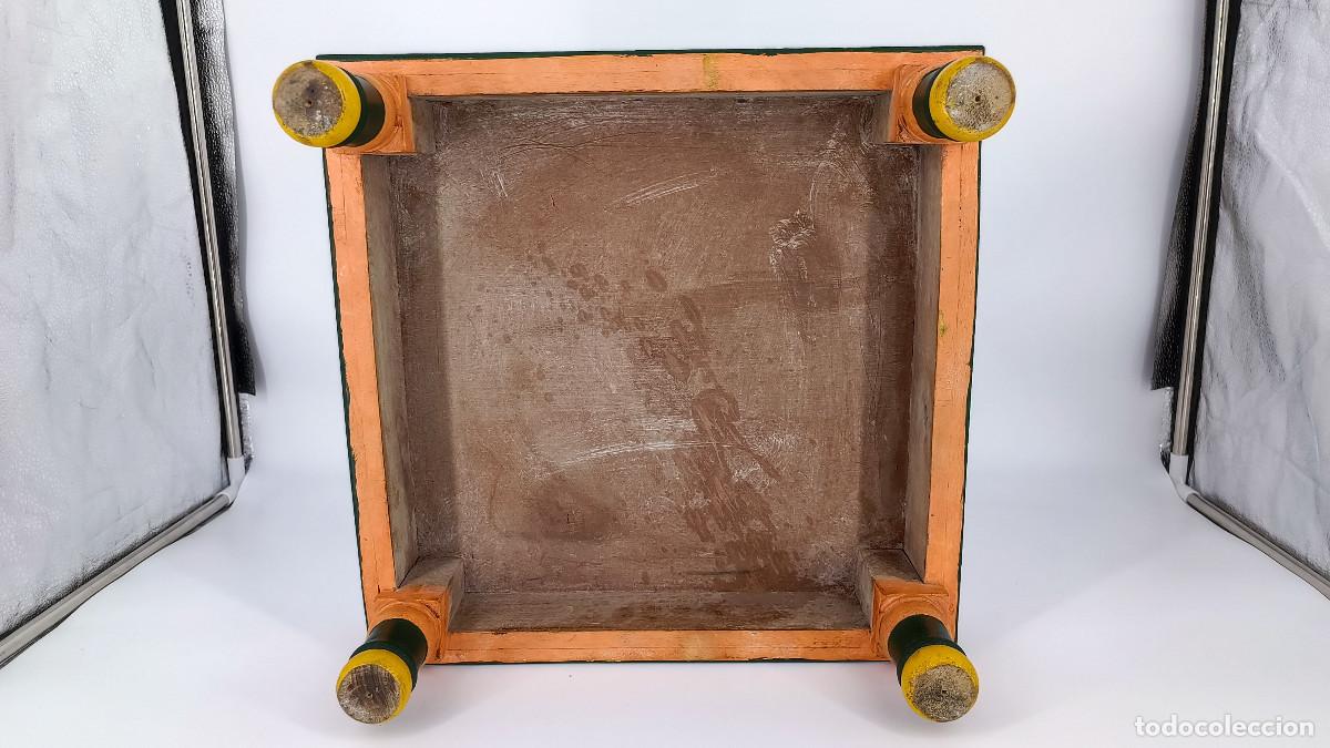 Antig&uuml;edades: Mesa auxiliar de madera de mango de origen hind&uacute; - Foto 12
