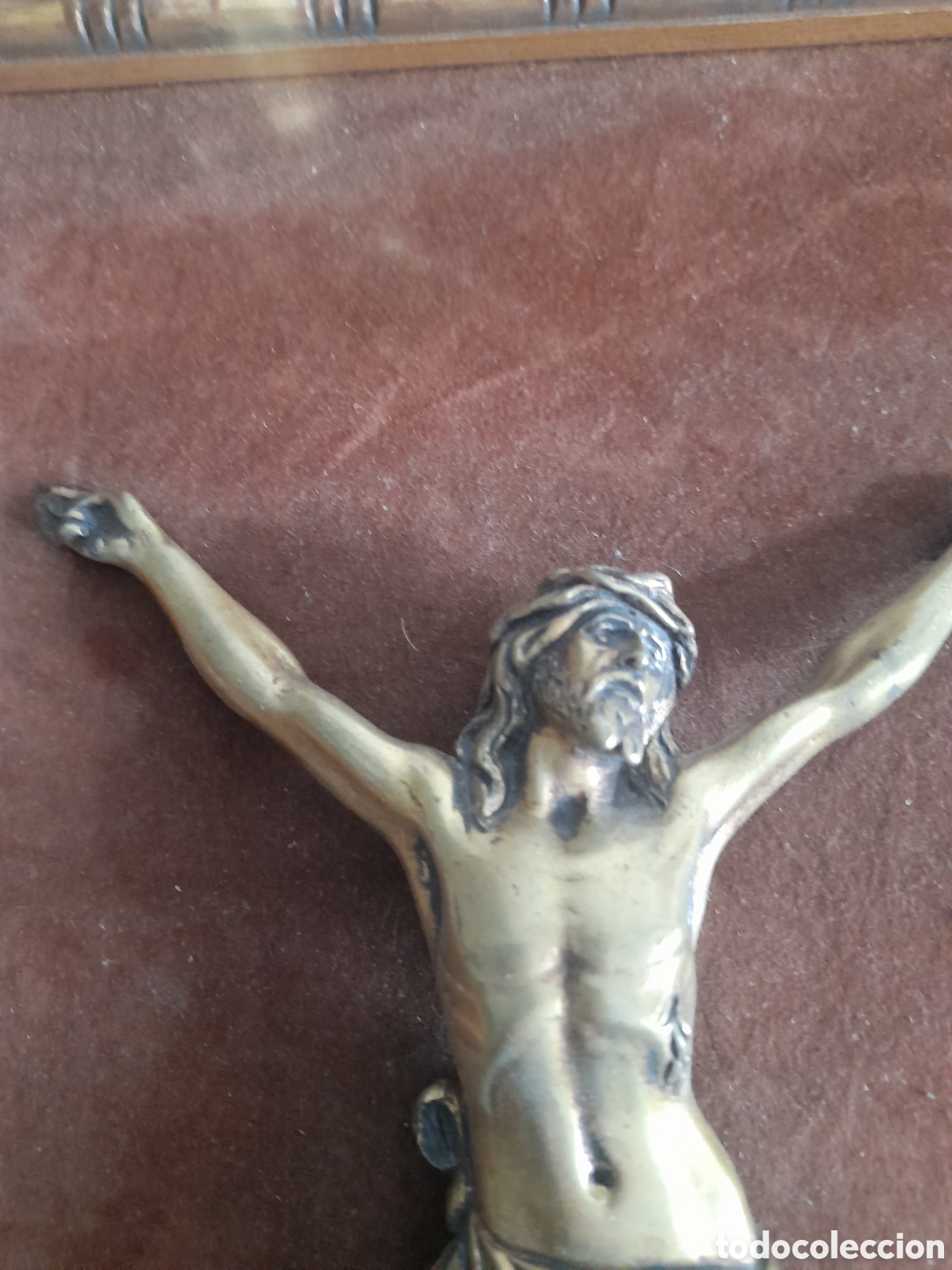 Antig&uuml;edades: Cristo antiguo de bronce enmarcado - Foto 3