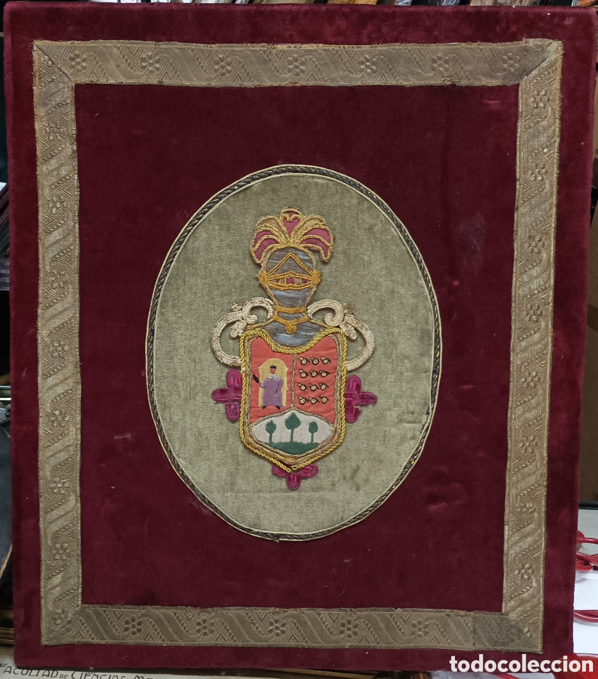 Antig&uuml;edades: Antiguo Escudo her&aacute;ldico - Foto 1