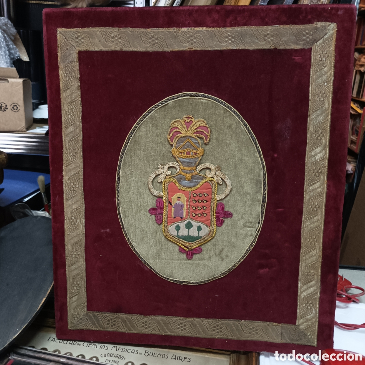 Antig&uuml;edades: Antiguo Escudo her&aacute;ldico - Foto 2
