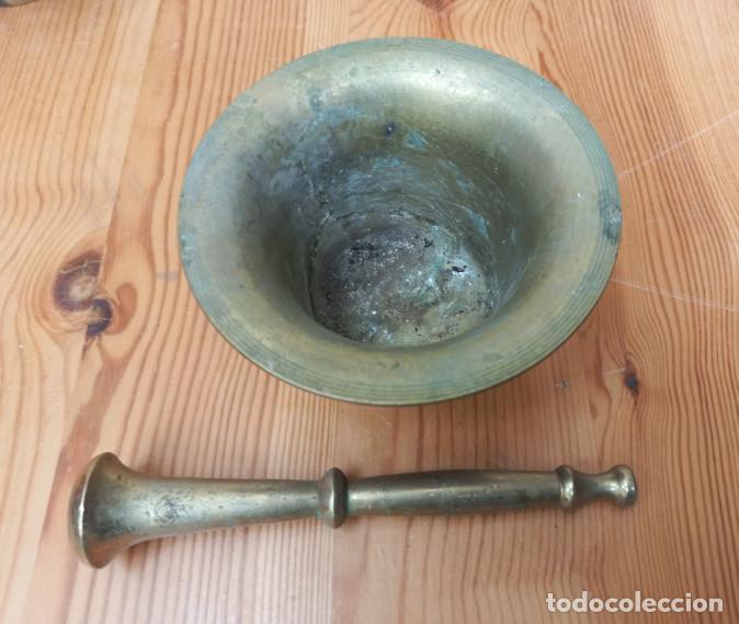 Antig&uuml;edades: ALMIREZ DE BRONCE CON MANO O MAJA - Foto 2