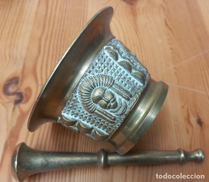 Antig&uuml;edades: ALMIREZ DE BRONCE CON MANO O MAJA - Foto 3
