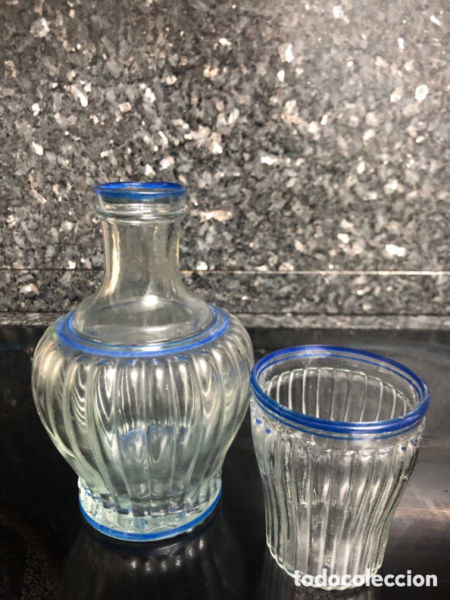 Antig&uuml;edades: Botella con vaso para mesita de noche - Foto 2