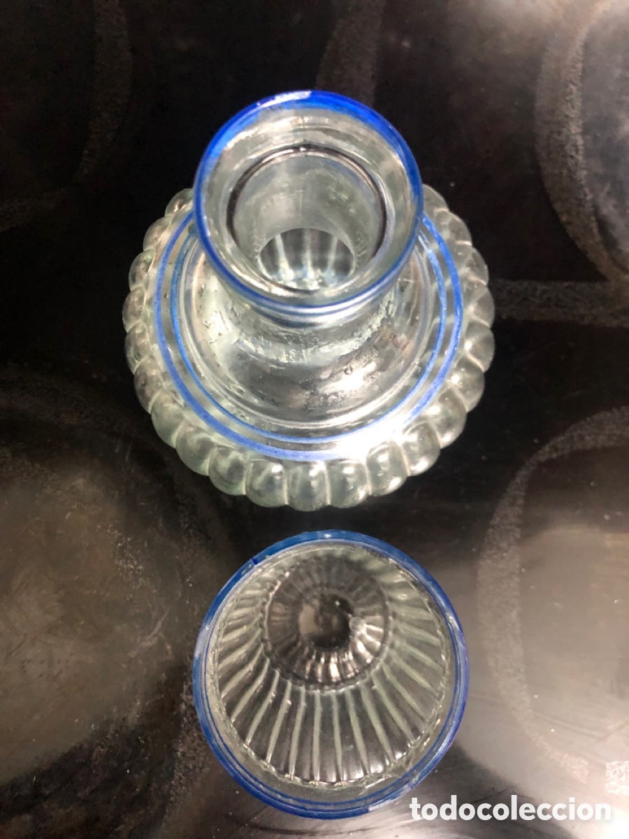 Antig&uuml;edades: Botella con vaso para mesita de noche - Foto 3