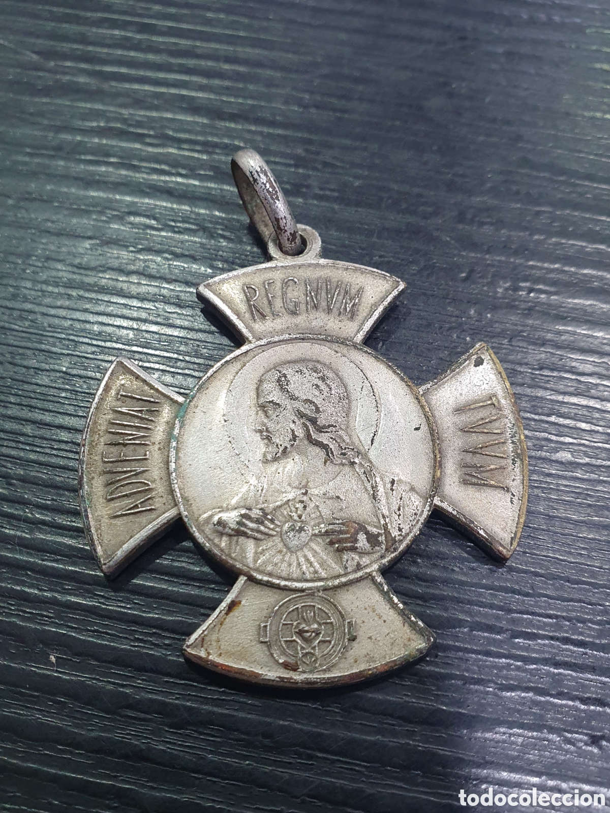Antig&uuml;edades: Medalla cruzada eucar&iacute;stica. (L119) - Foto 2