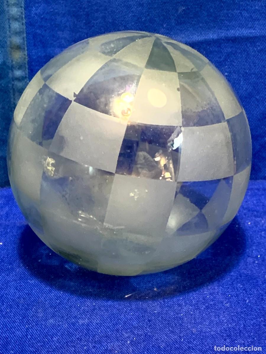 Antig&uuml;edades: ESFERA CRISTAL VIDRIO TALLADA DECORADA 10CMS - Foto 1