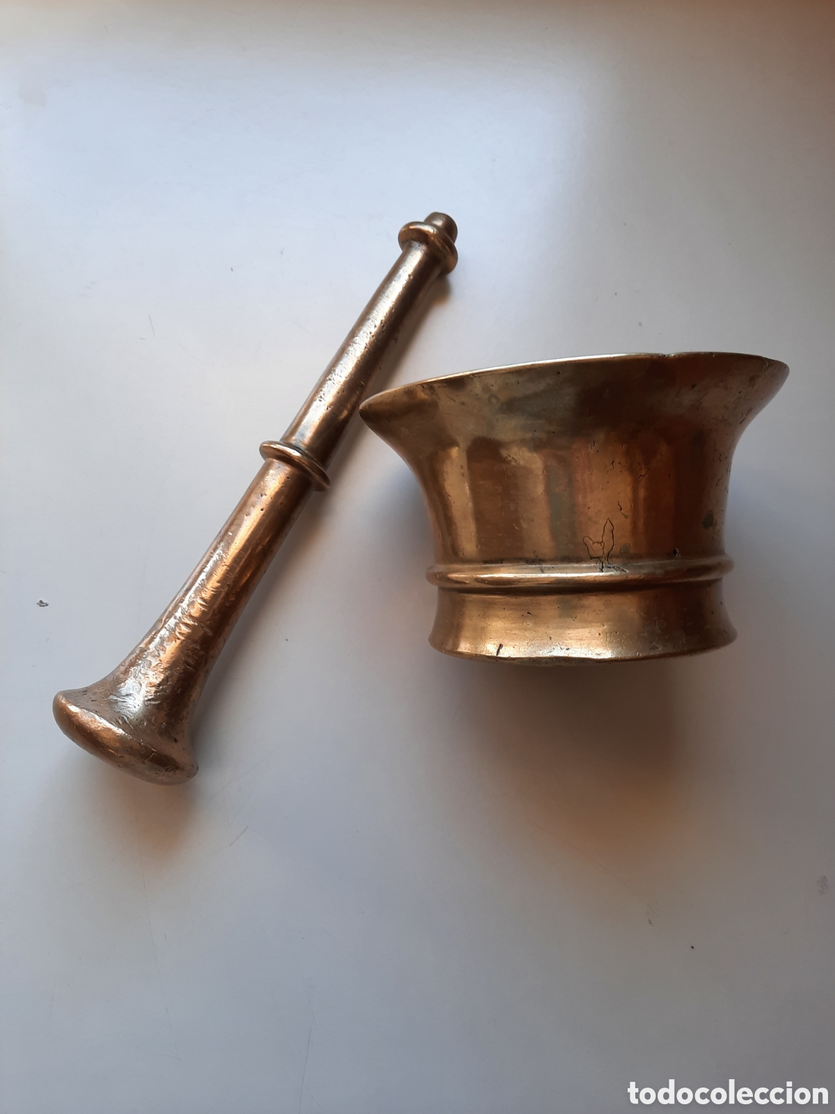 Antig&uuml;edades: Antiguo almirez con mano, de bronce - Foto 2