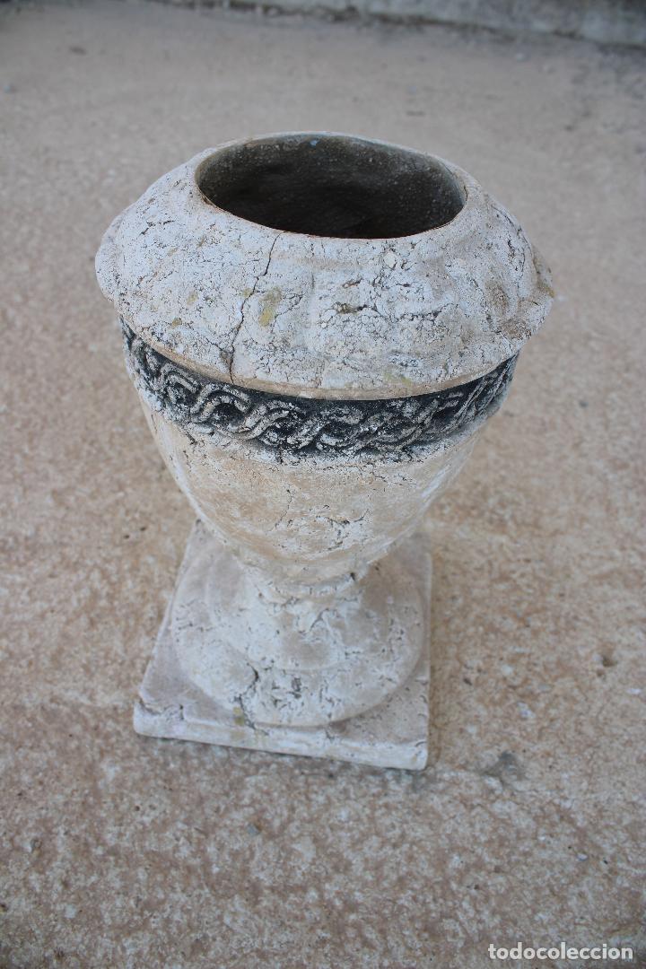 Antig&uuml;edades: jarron macetero copa de jardin - Foto 2