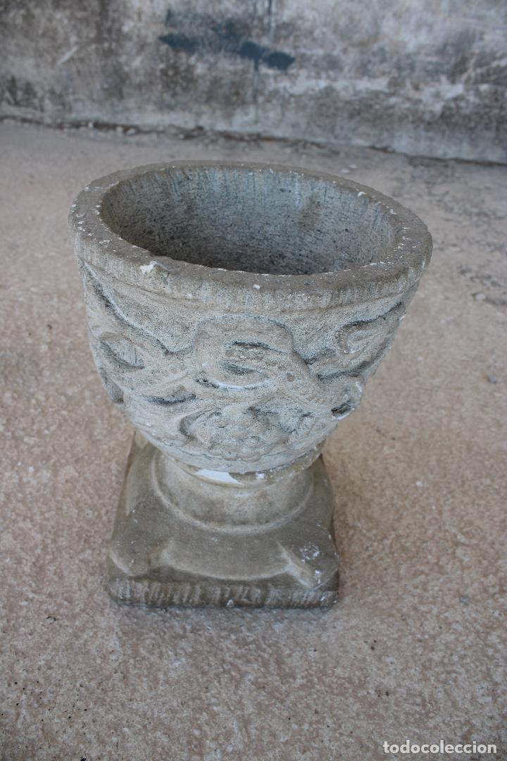 Antig&uuml;edades: copa jardin macetero en piedra artificial - Foto 2