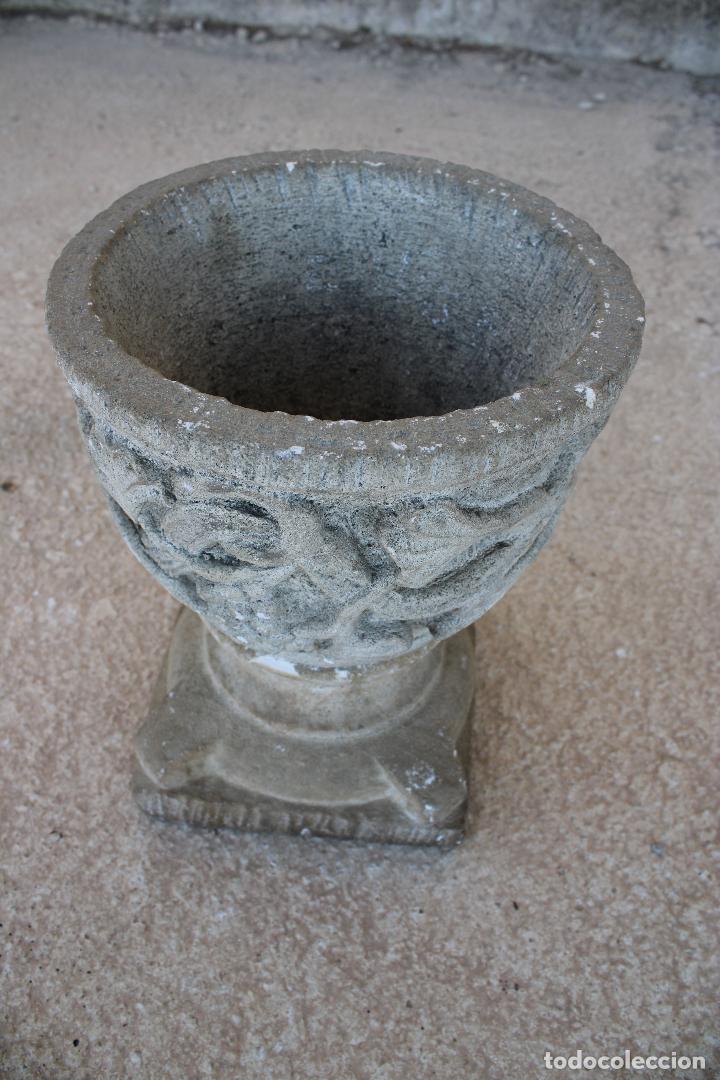 Antig&uuml;edades: copa jardin macetero en piedra artificial - Foto 3