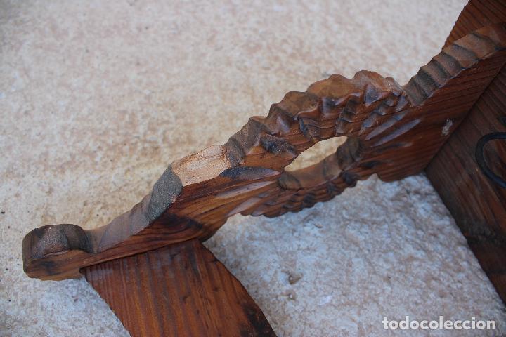 Antig&uuml;edades: repisa madera castellana - Foto 3