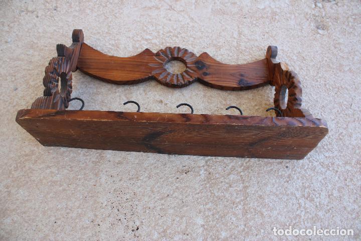 Antig&uuml;edades: repisa madera castellana - Foto 4