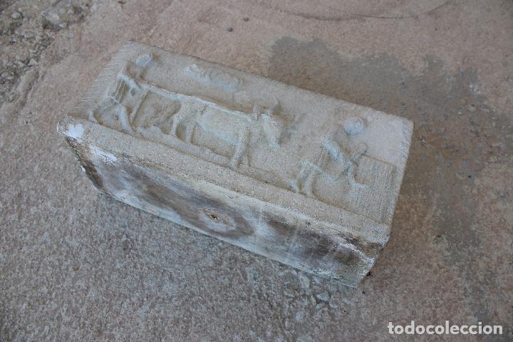 Antig&uuml;edades: jardinera macetero en piedra artificial - Foto 5