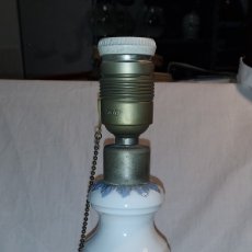 Antigüedades: LAMPARA DE PORCELANA LLADRO MODELO MINUE FLORELIA AÑOS 70.FUNCIONA