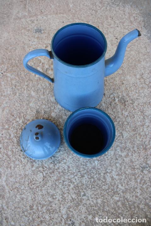 Antig&uuml;edades: cafetera azul esmaltada - Foto 2