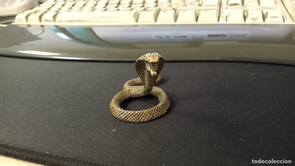 Antig&uuml;edades: Figura de serpiente de bronce (6x4x3 cm)