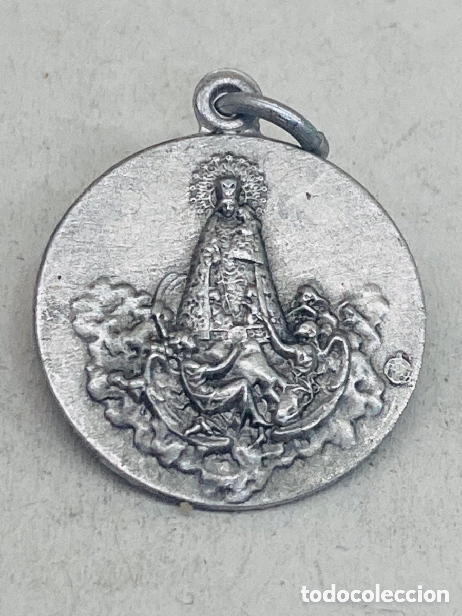 Antig&uuml;edades: Medalla religiosa met&aacute;lica - Foto 1