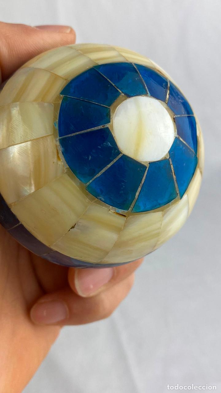 Antig&uuml;edades: 3 bolas decorativas en nacar - Foto 4