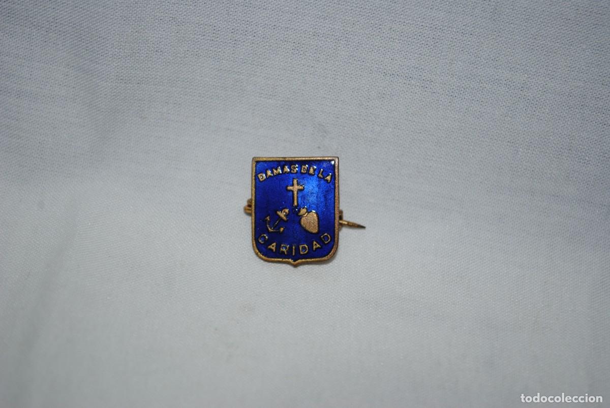 Antig&uuml;edades: INSIGNIA DE LAS DAMAS DE LA CARIDAD . - Foto 1