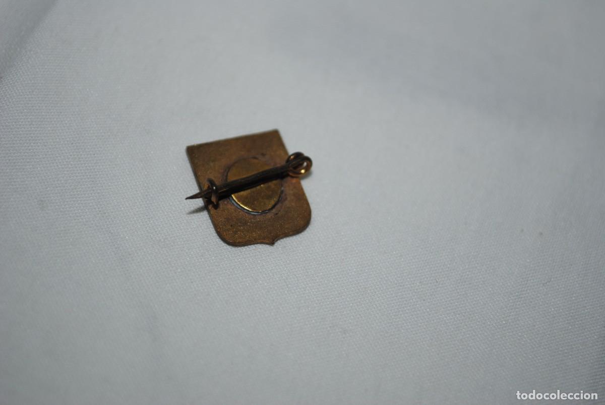 Antig&uuml;edades: INSIGNIA DE LAS DAMAS DE LA CARIDAD . - Foto 2