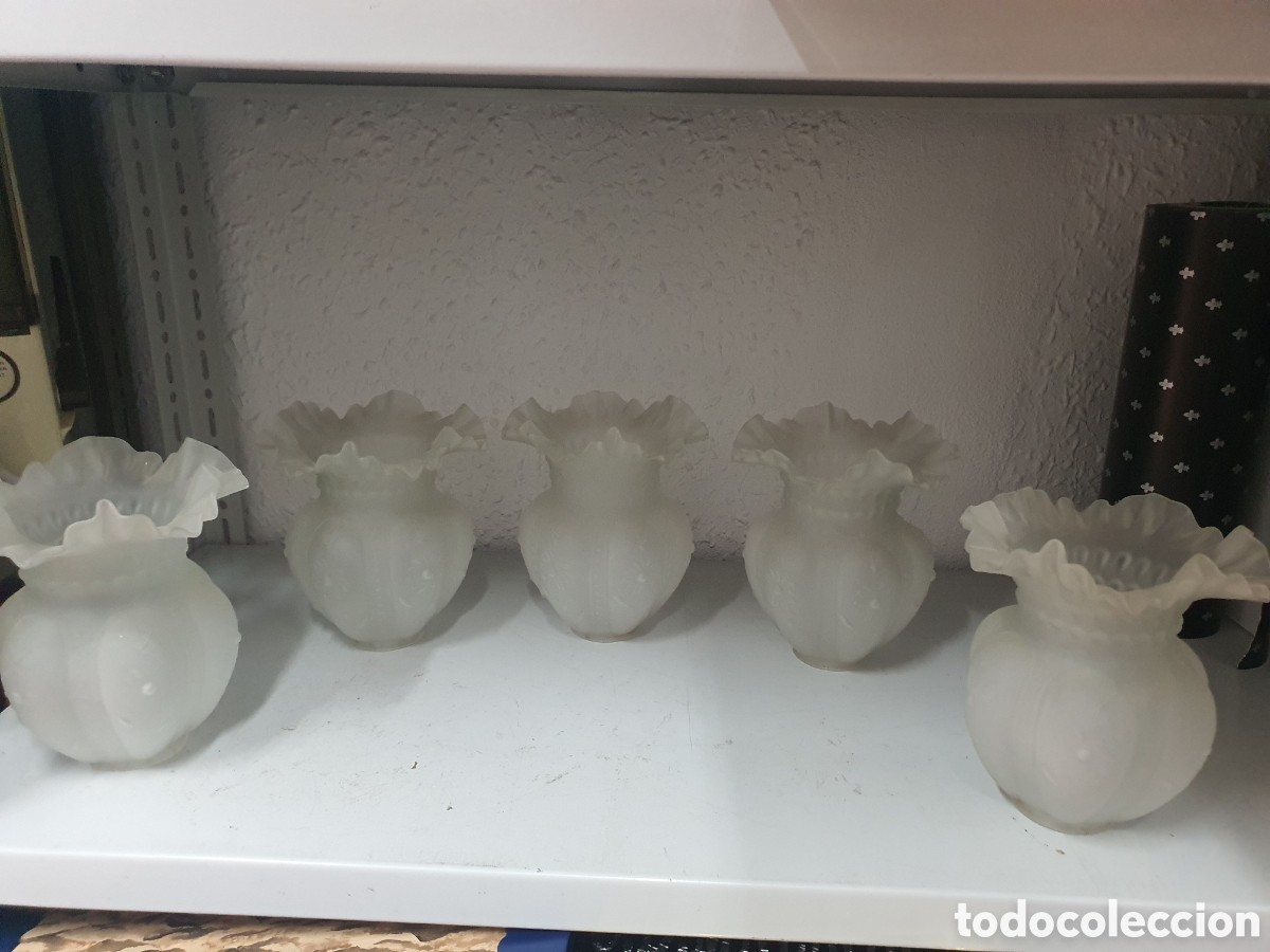 Antig&uuml;edades: 5 tulipas antiguas - Foto 1