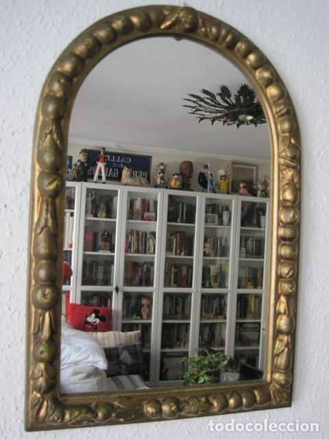 Antig&uuml;edades: PRECIOSO ESPEJO DE MADERA DORADA - Foto 1