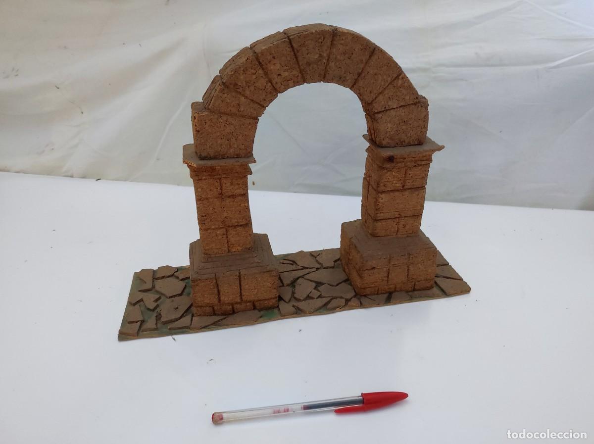 Antig&uuml;edades: Maqueta arco Romano de Cabanes