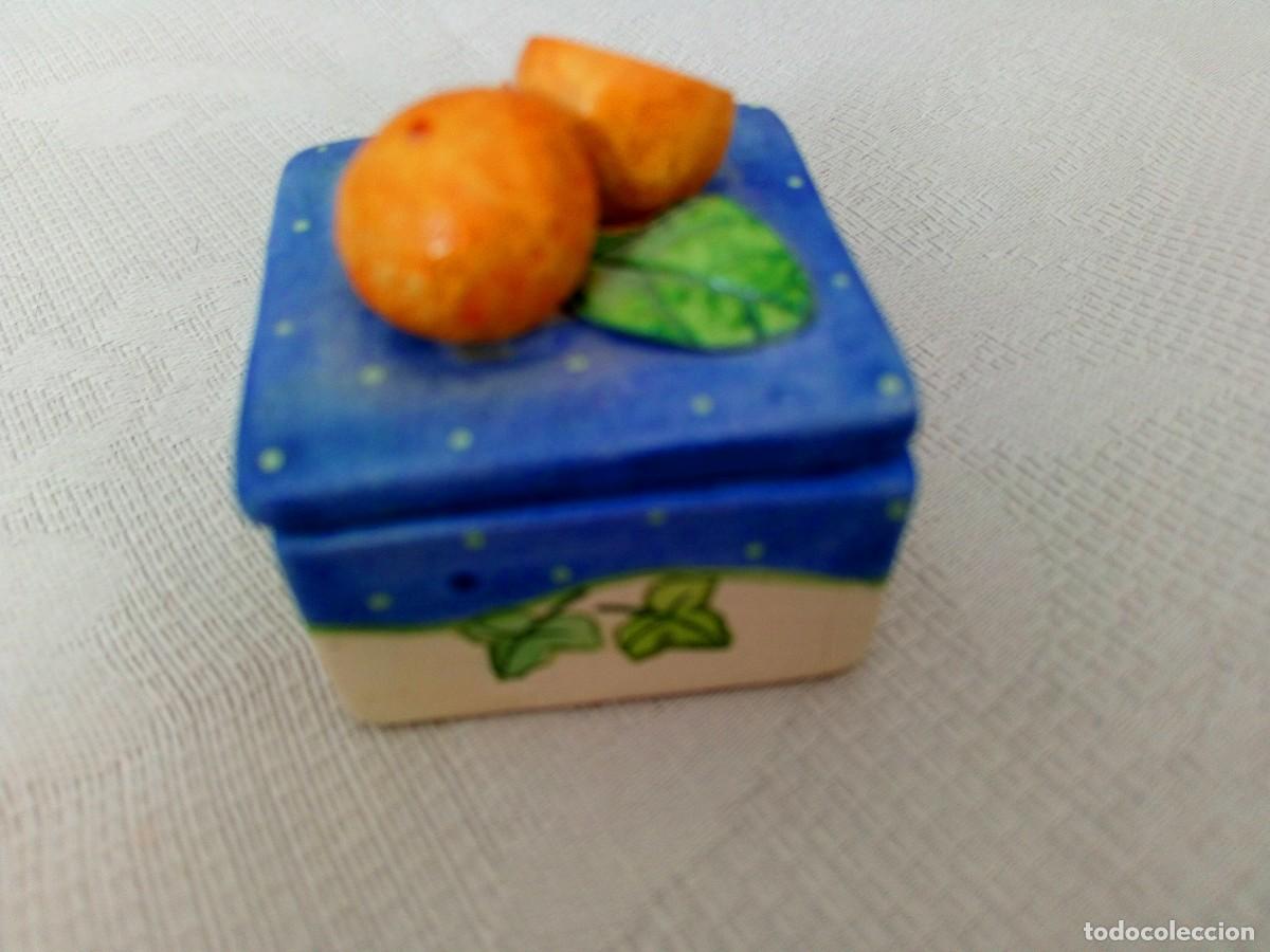 Antig&uuml;edades: CAJITA DE PORCELANA BISCUIT - Foto 2